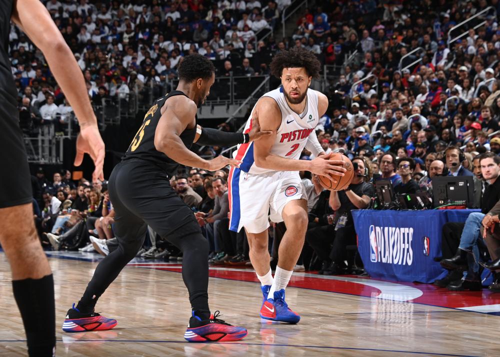 凯尔特人雄鹿大战一触即发NBA常规赛冲刺白热化东西部排名争夺再升级