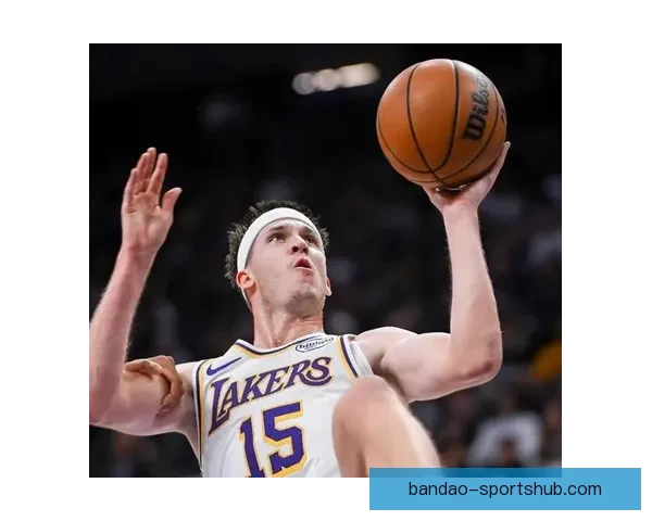 湖人后卫里夫斯左侧腹斜肌二级拉伤预计缺席四至六周